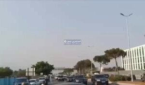 رئيس المجلس الاعلى للامن القومي الايراني الدكتور علي لاريجاني يترجل من سيارته لت…